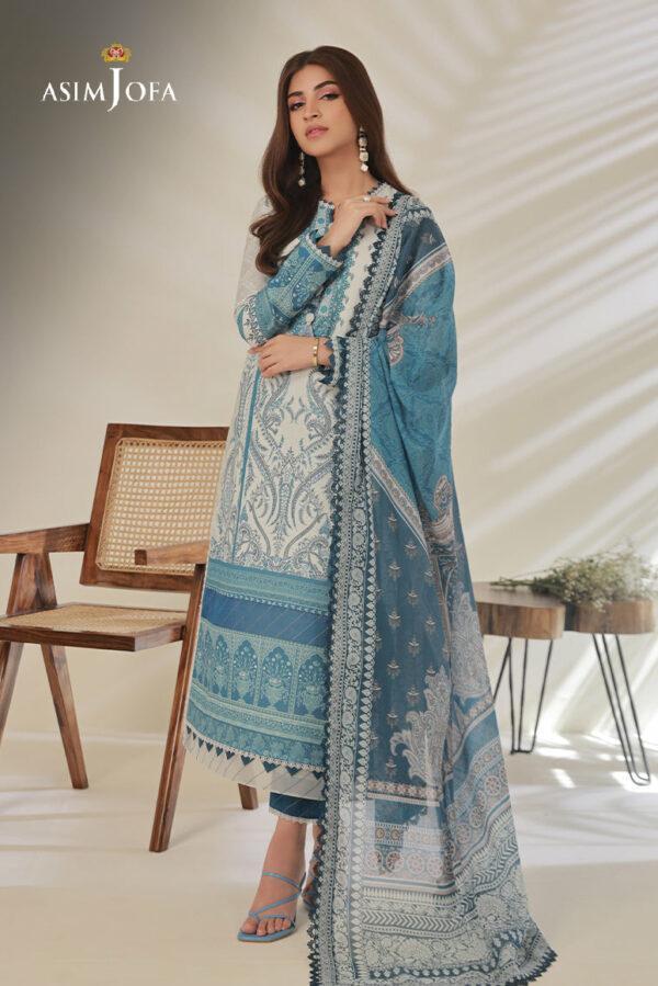 Kinza Hashmi wearing Asim Jofa new collection by NAZIAZ
